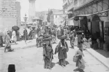 Menschen am Jaffator in Jerusalem um 1915