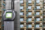 Regal mit Mäuseboxen