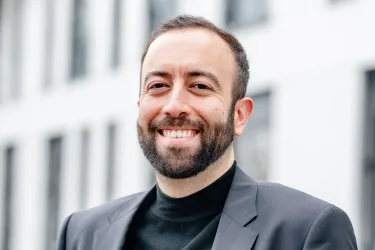 Porträt von Suayb Üstün