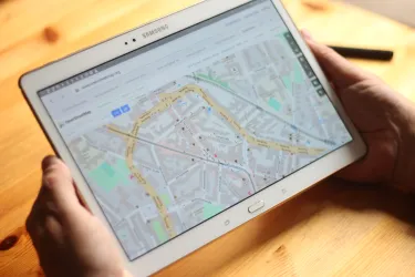Eine Karte auf dem Display eines Tablets