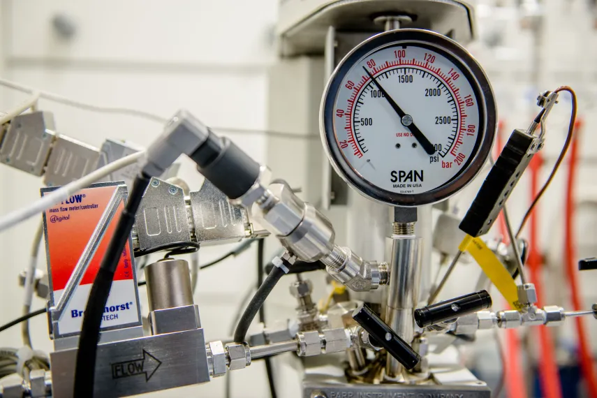 Gerät mit Messanzeige