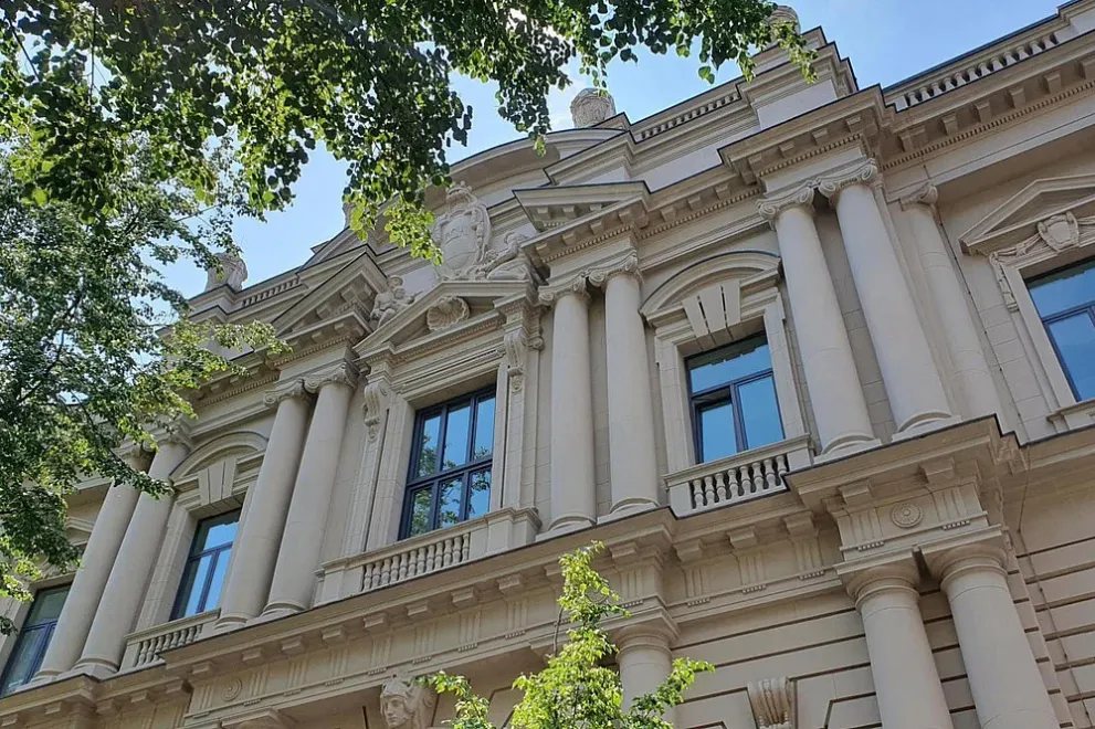 Gebäudeansicht von vorne